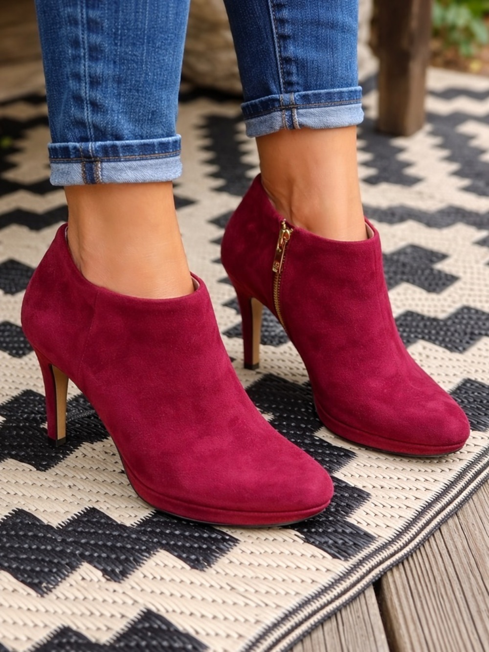Vince Camuto Burgundy Suede Ankle Booties Heels Sz 8.5 Side Zip Leather Lined - Picture 13 of 13
